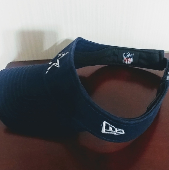 SOLD! NFL DALLAS COWBOYS VISOR - Picture 3 of 5